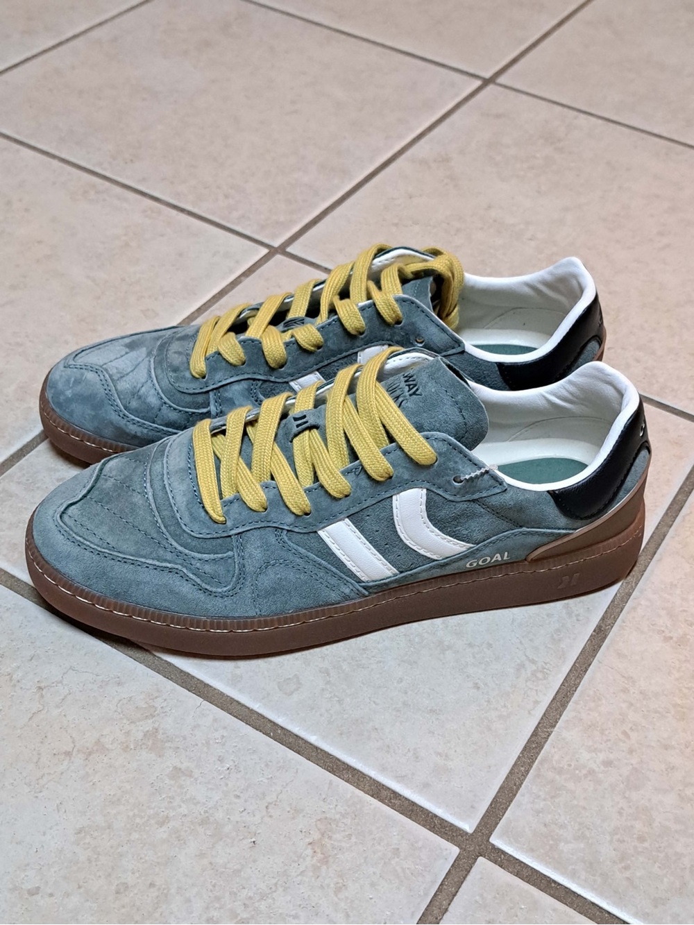Coolway Goal sneakers in sage green - contrast yellow laces - Men's size 9